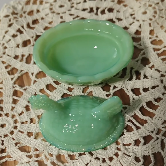 Vintage Green jadeite Mini Glass Hen On Nest Salt Cellar Dish - Picture 2 of 4